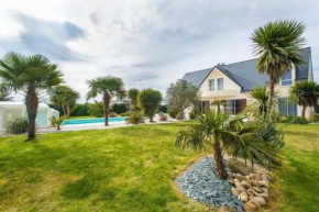 Villa spacieuse à Plouharnel avec piscine et jacuzzi